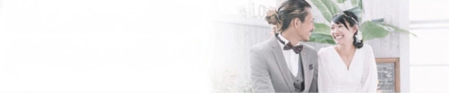 スタジオ内やビーチで撮影